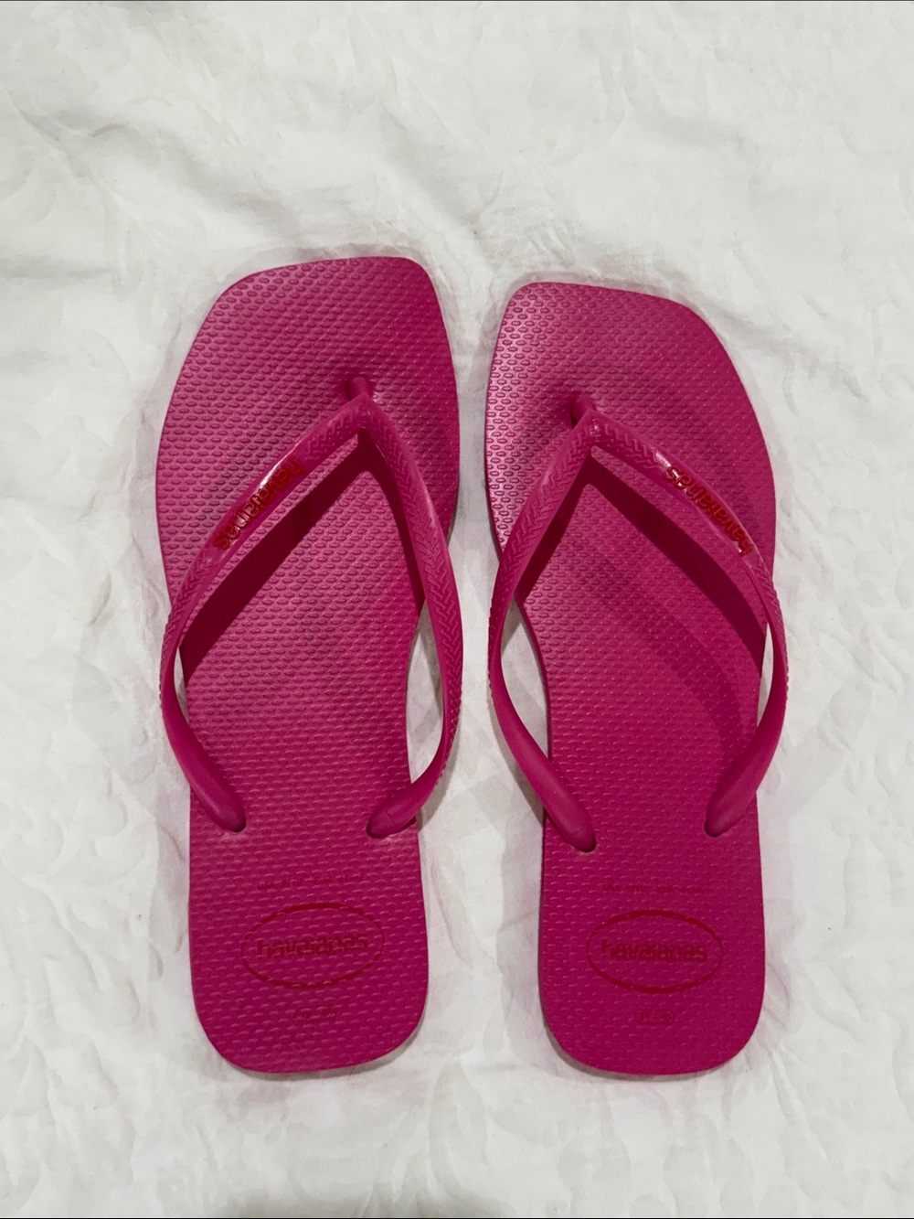 Havaianas Women's Hot Pink Square-Toe Flip Flops